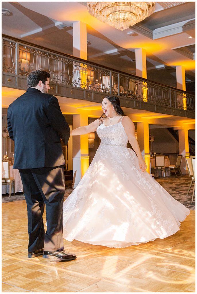 bride and groom first dance